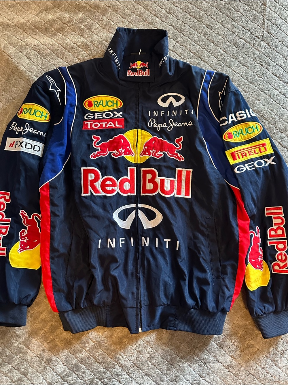 Vintage Red Bull F1 Infiniti Racing Jacket - Picture 2 of 10